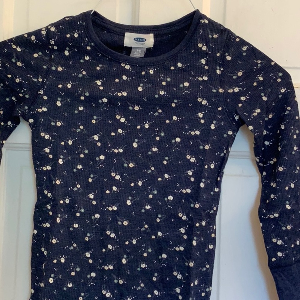 NWT Gap girls navy floral top in size small 6-7
